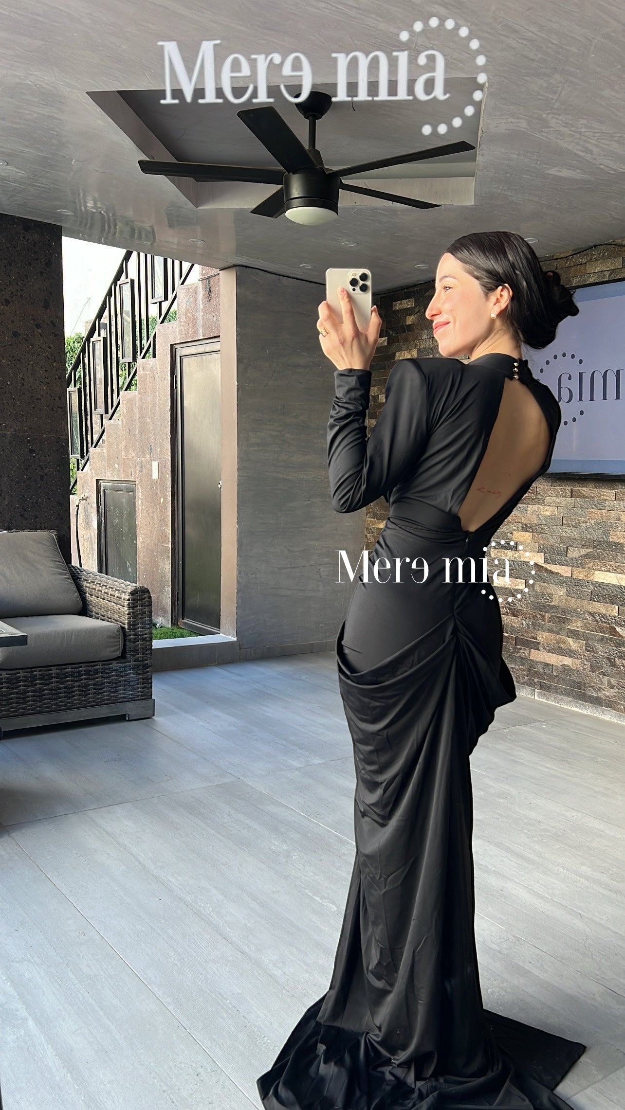 Vestido negro lent dorado