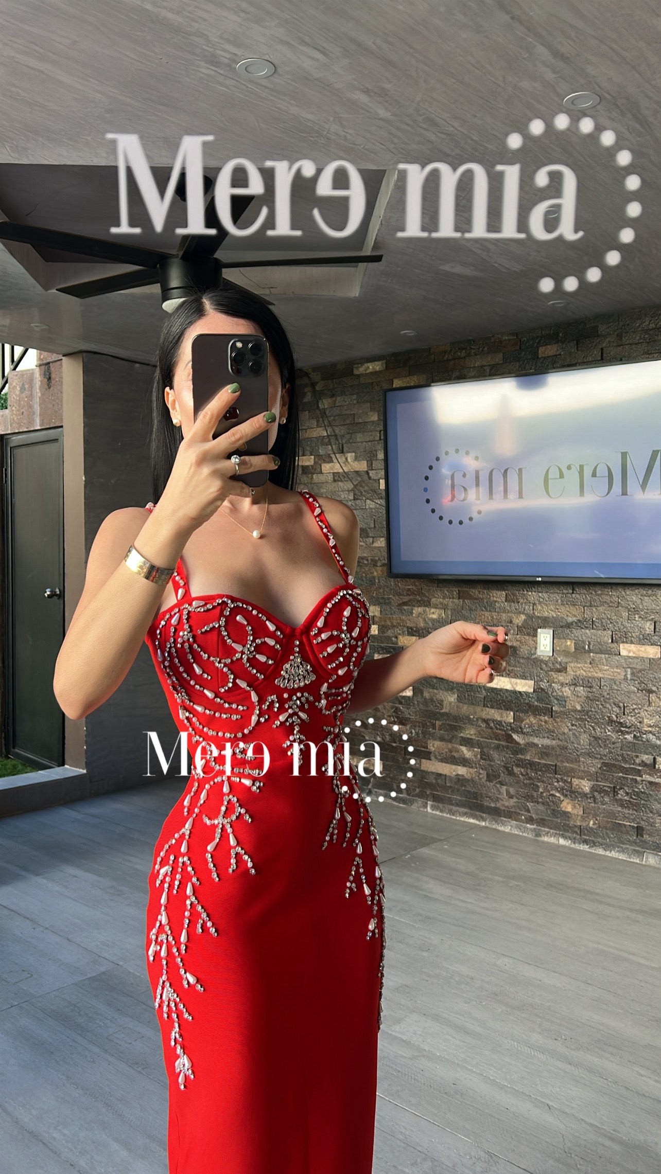 Vestido rojo ramas