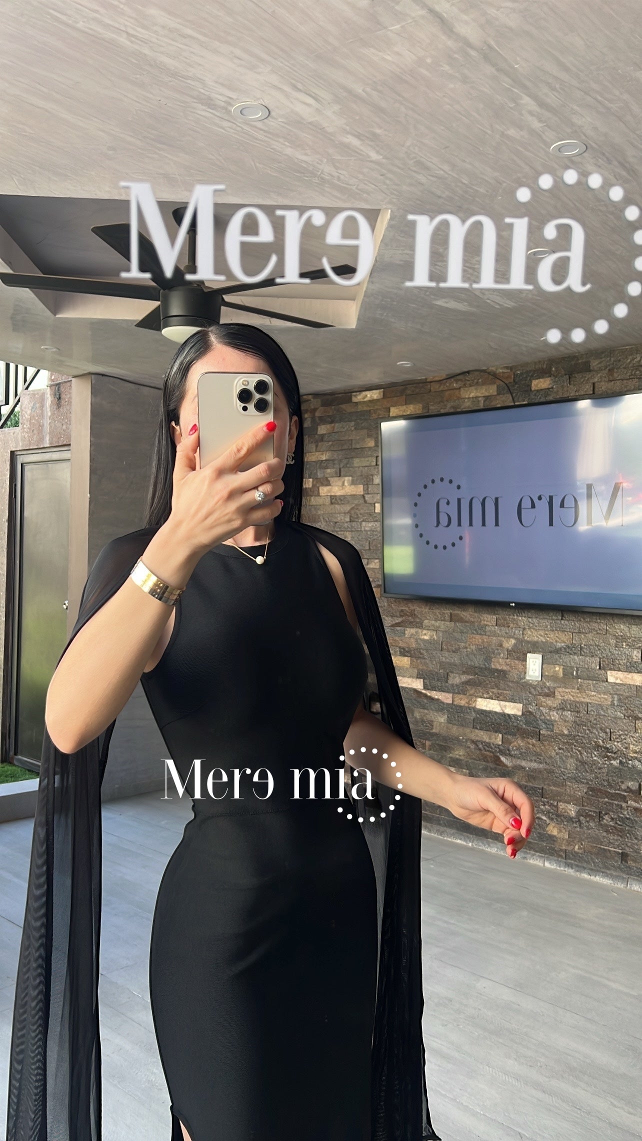 Vestido negro mangas