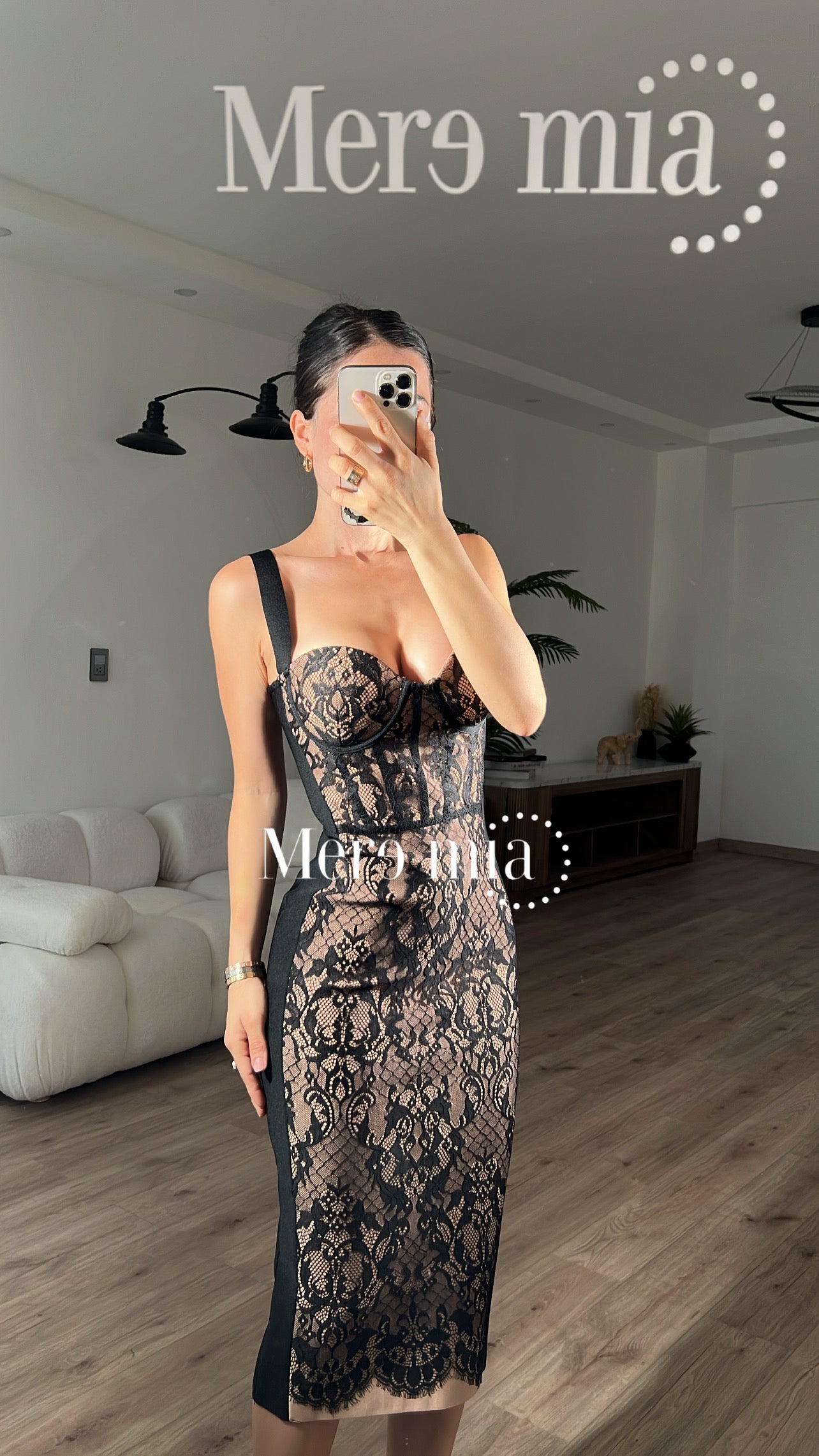 Vestido nude negro encaje copas