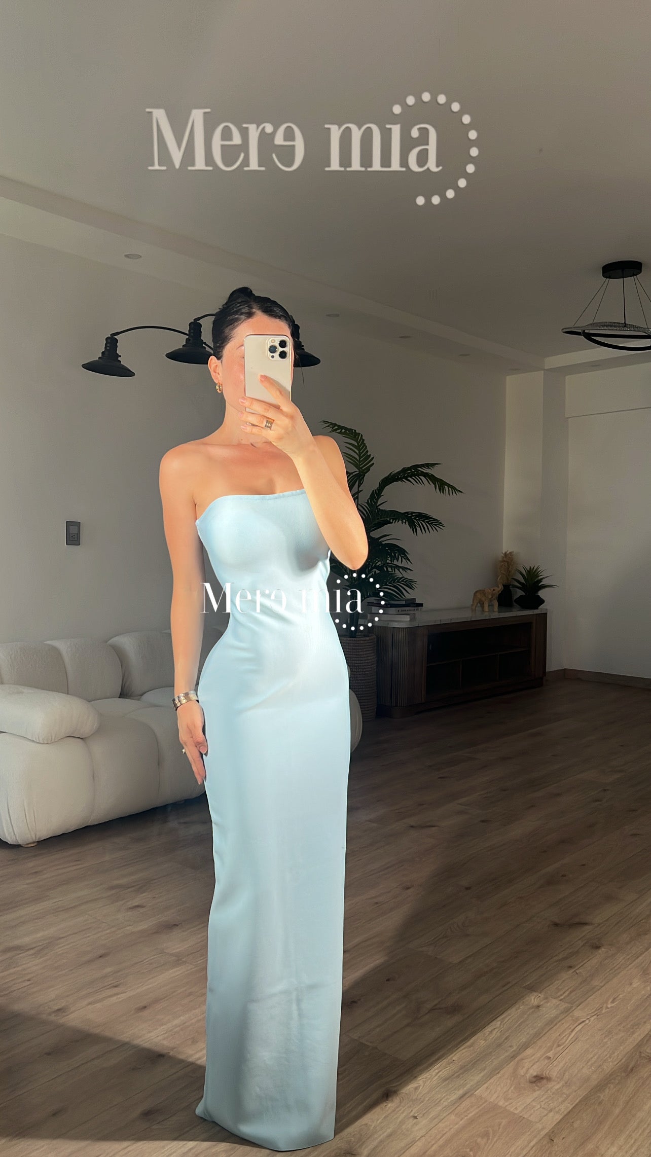 Vestido azul strapples liso