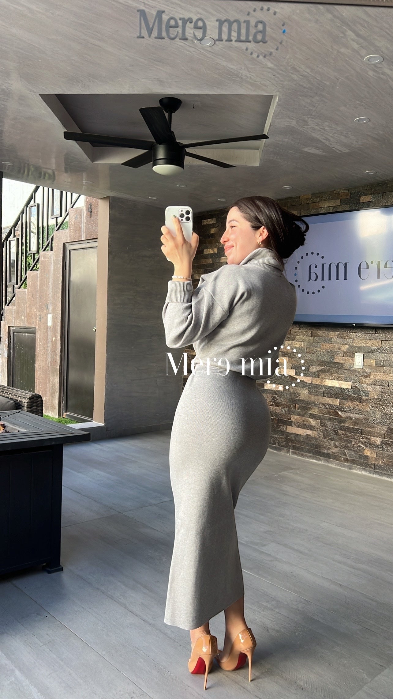 Conjunto gris sweater falda