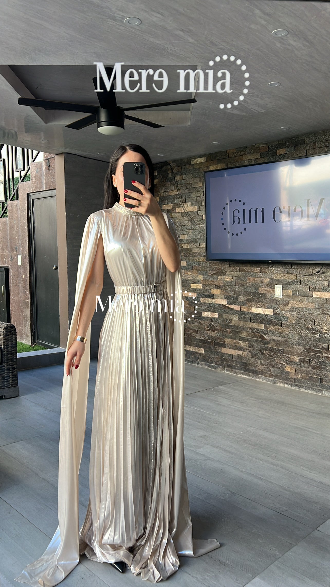 Vestido plisado mangas