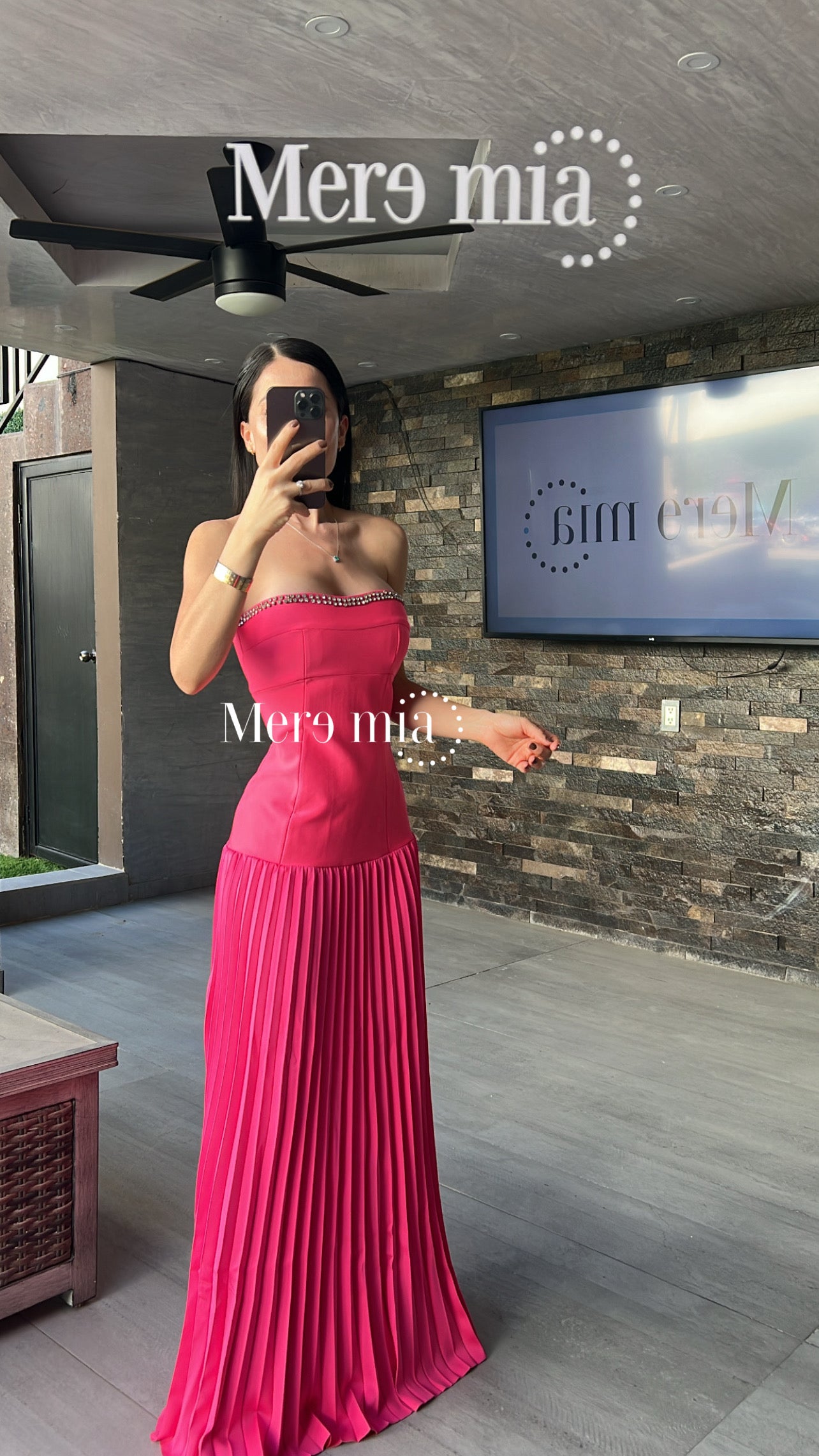 Vestido rosa liso plisado