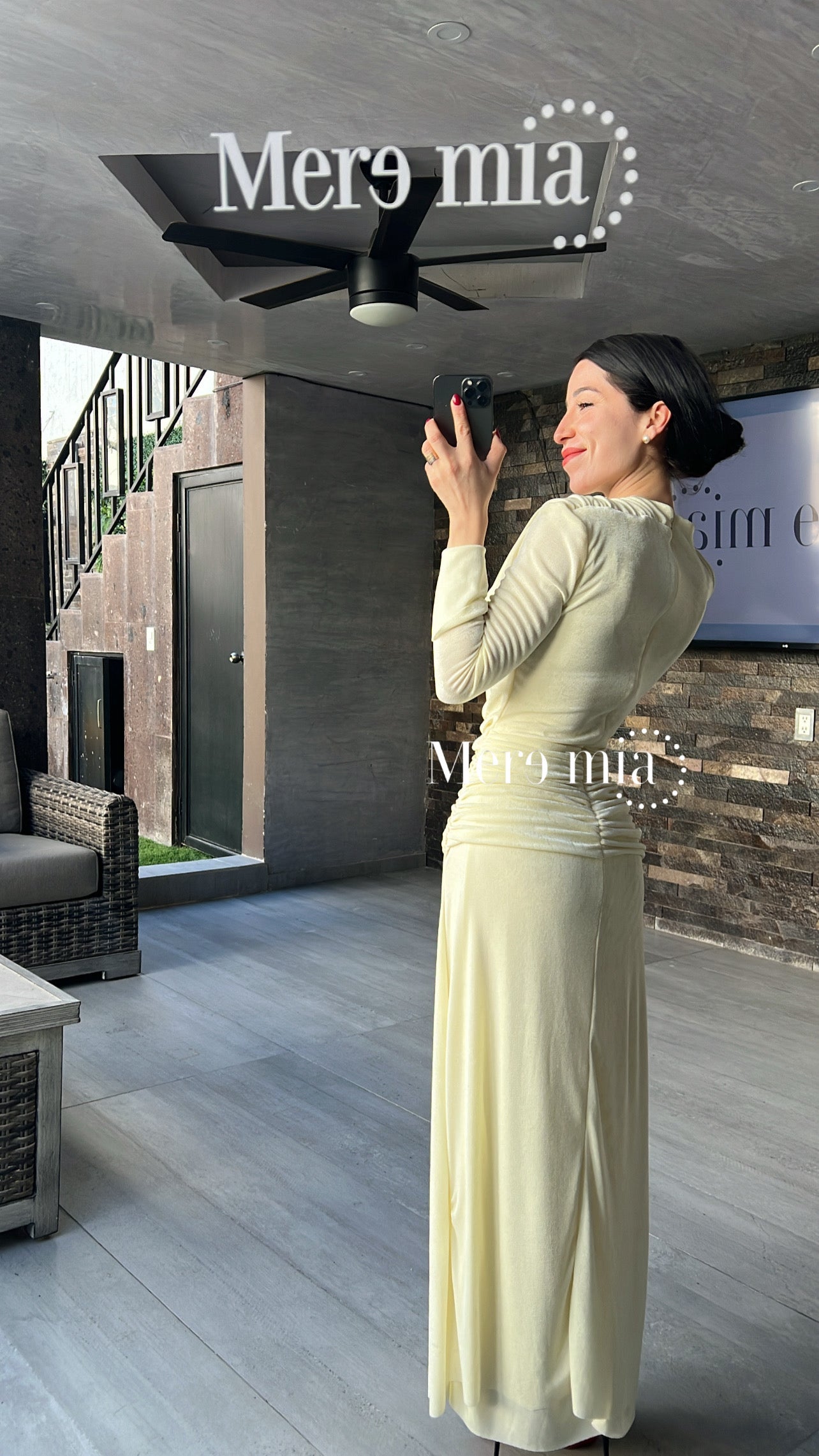 Vestido plisado hoyo