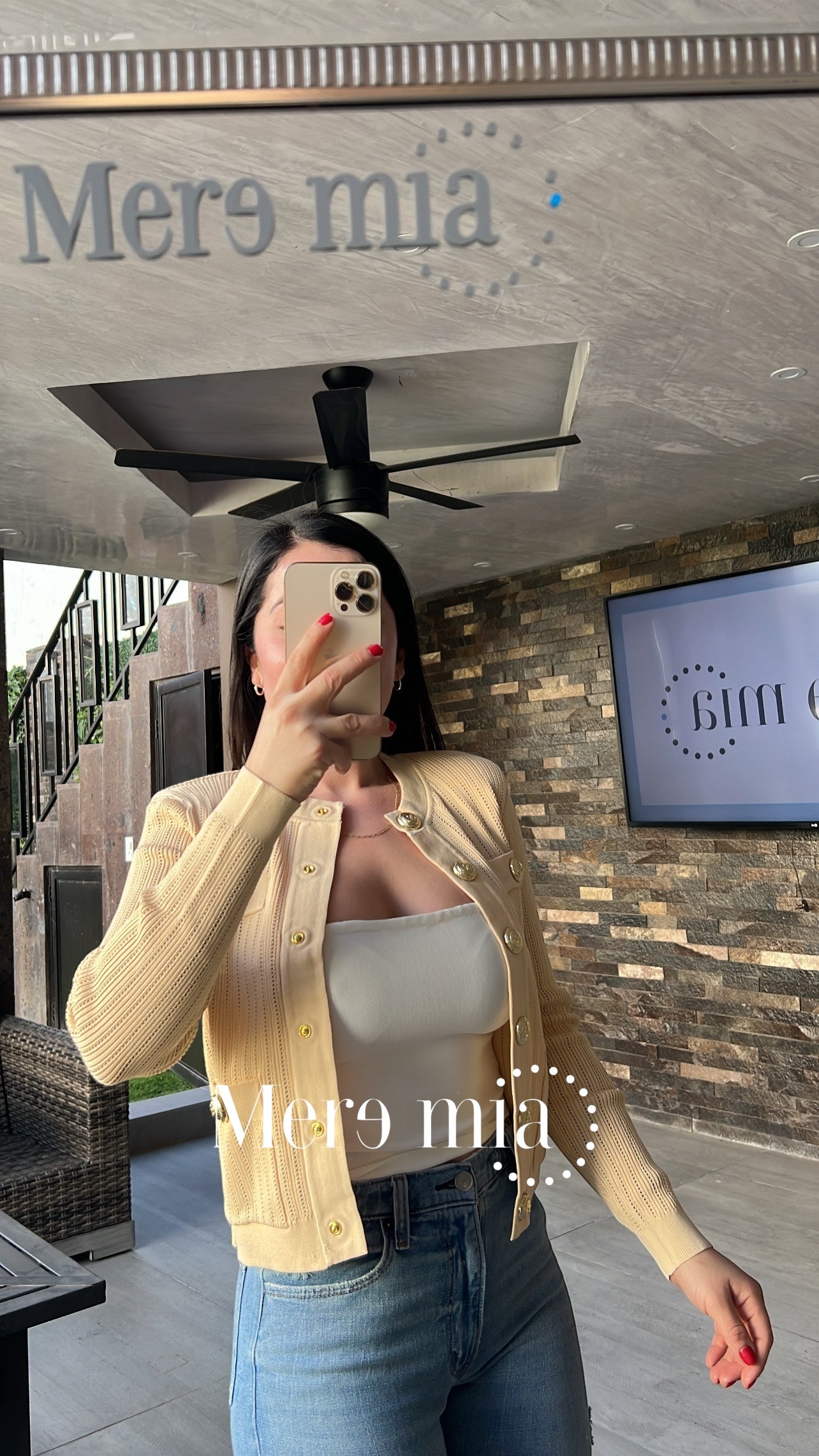 Chamarra beige botones