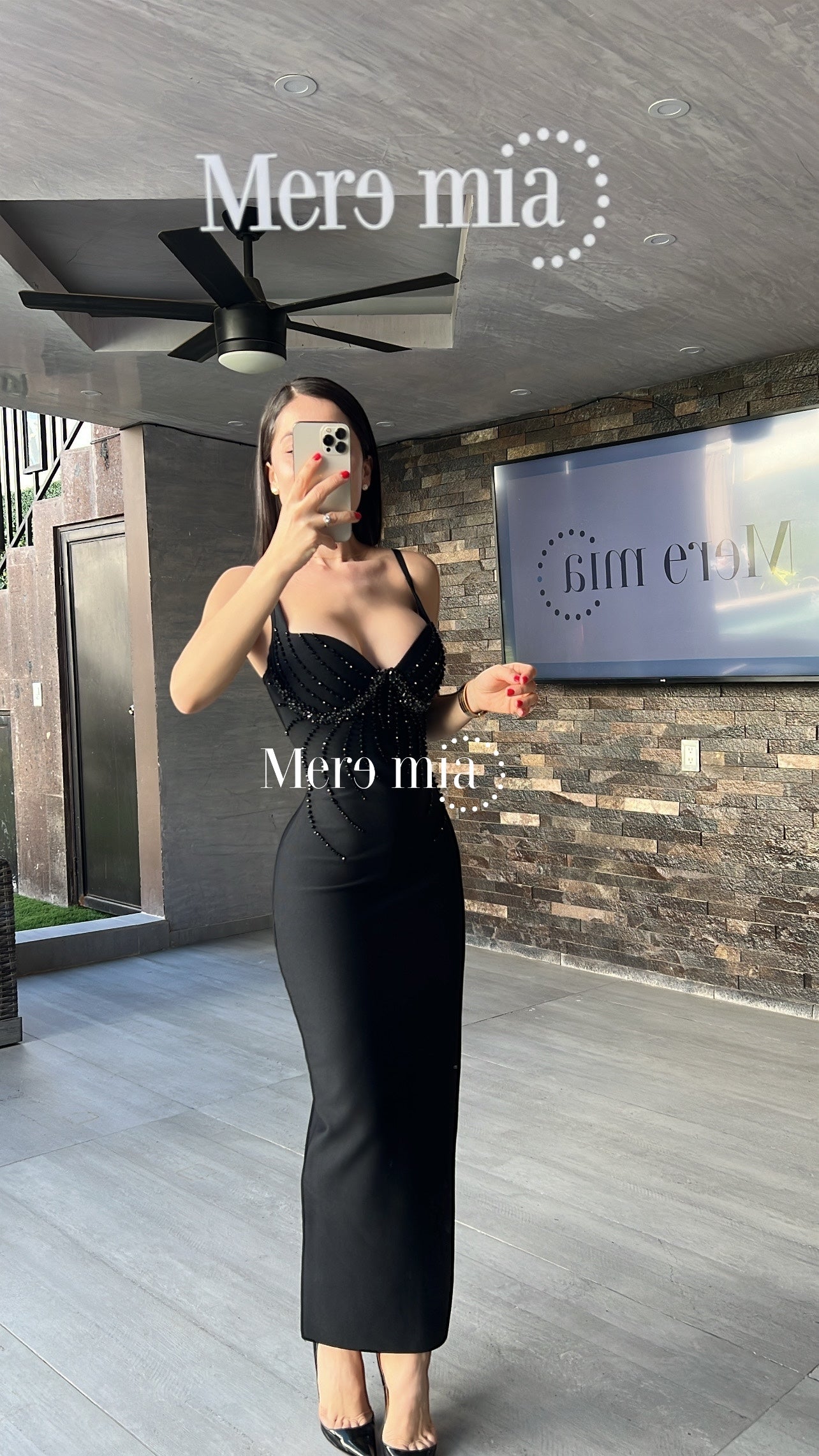 Vestido negro brillos copa