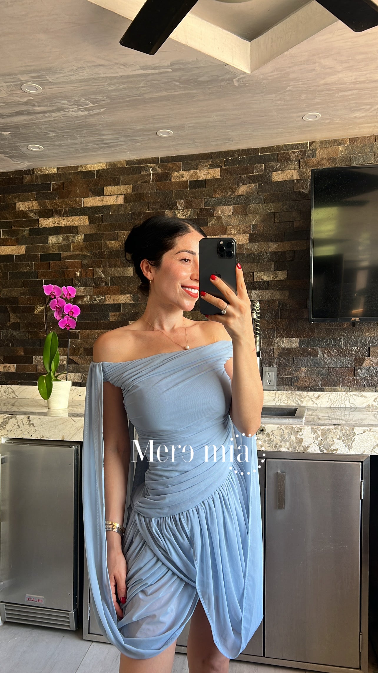 Vestido drapeado mangas hombros